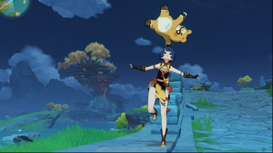Genshin Impact leveling: Xiangling carefully balances her teddy bear and companion, Guoba, on her head as she balances on one foot, the Wangshu Inn behind her.