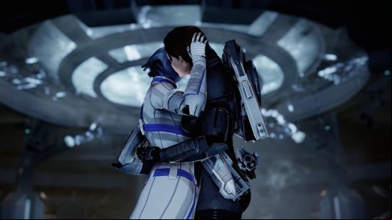 Best sex games - Mass Effect: Legendary Edition: Two characters embracing each other and kissing