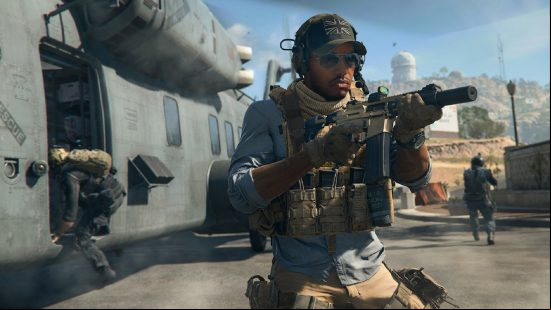 Warzone 2 Season 1 Reloaded: A soldier wearing a union jack cap holding an assault rifle