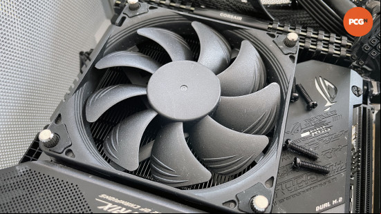 Noctua NH-L9 review: Black version of U cooler installed in motherboard with screws for an optional ducting kit