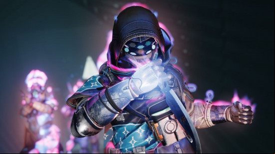 Destiny 2 classes: A Prismatic Hunter clutching their dagger in their right hand as they become transcendent.