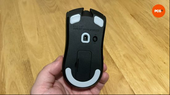 Razer Viper V3 Hyperspeed bottom