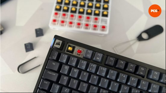 Corsiar K65 Plus Wireless exposed switches 