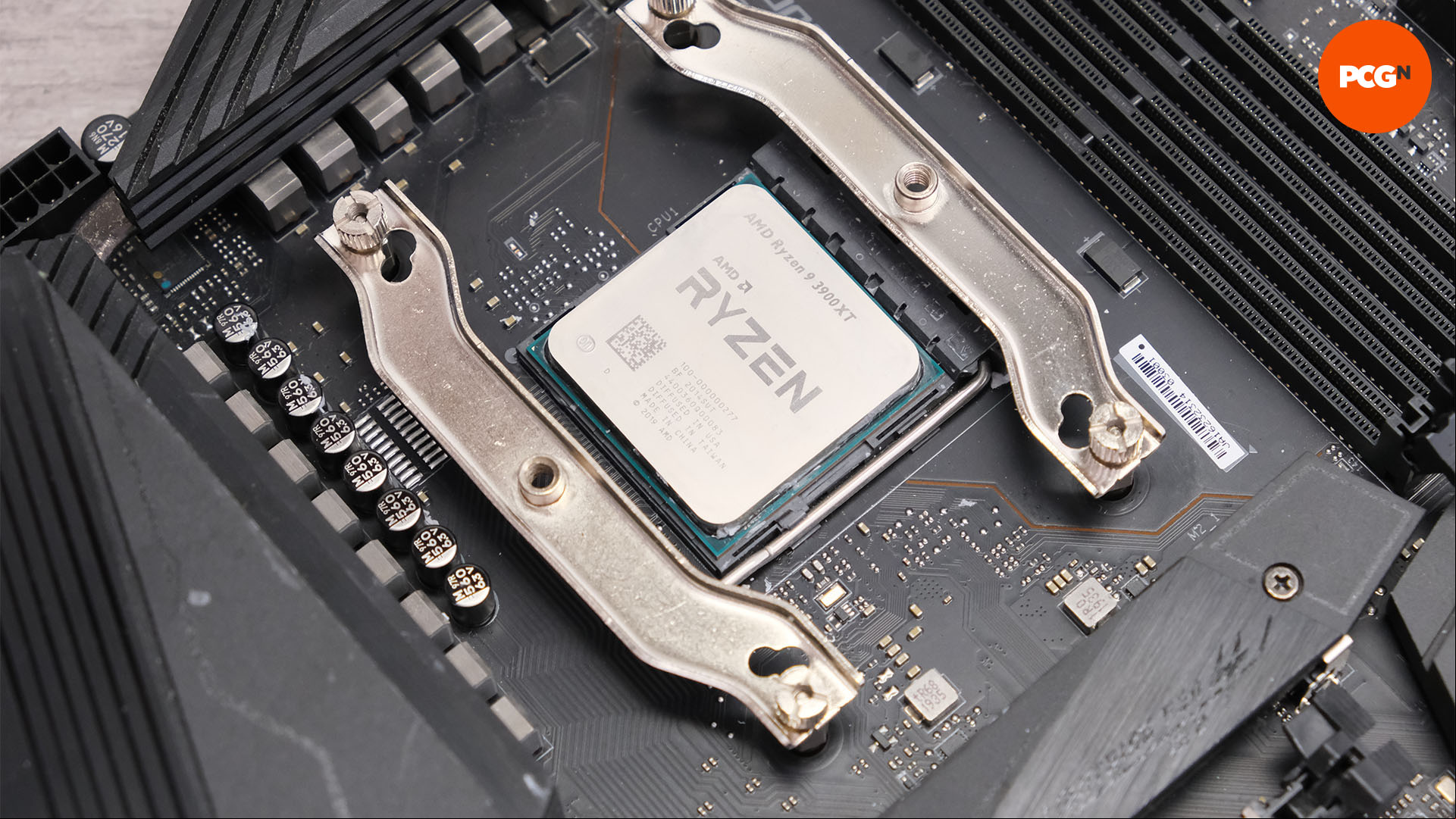 How to build a gaming PC: AMD U cooler mount