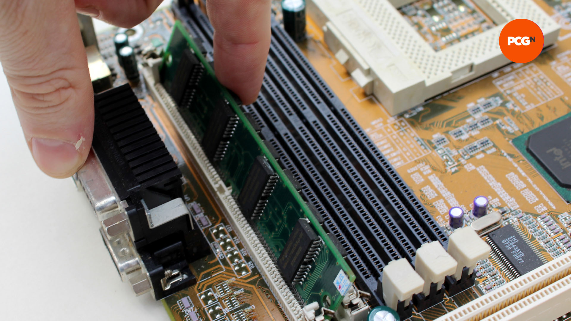 How to build a retro gaming PC: Install SIMMs
