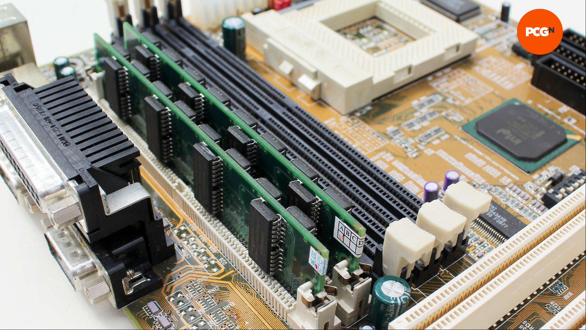 How to build a retro gaming PC: Installed 72-pin SIMMs