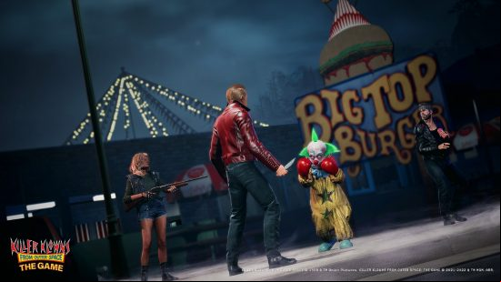 Shorty sizes up to two humans in Killer Klowns from Outer Space the game.