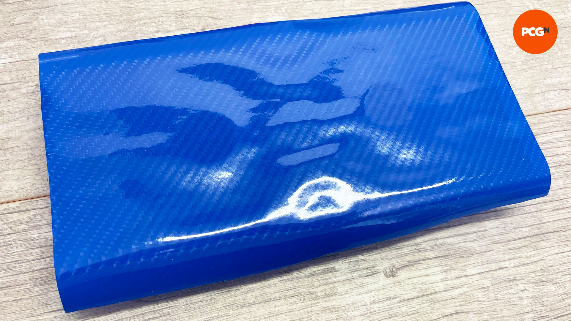 How to change your graphics card color: Place vinyl on top of shroud