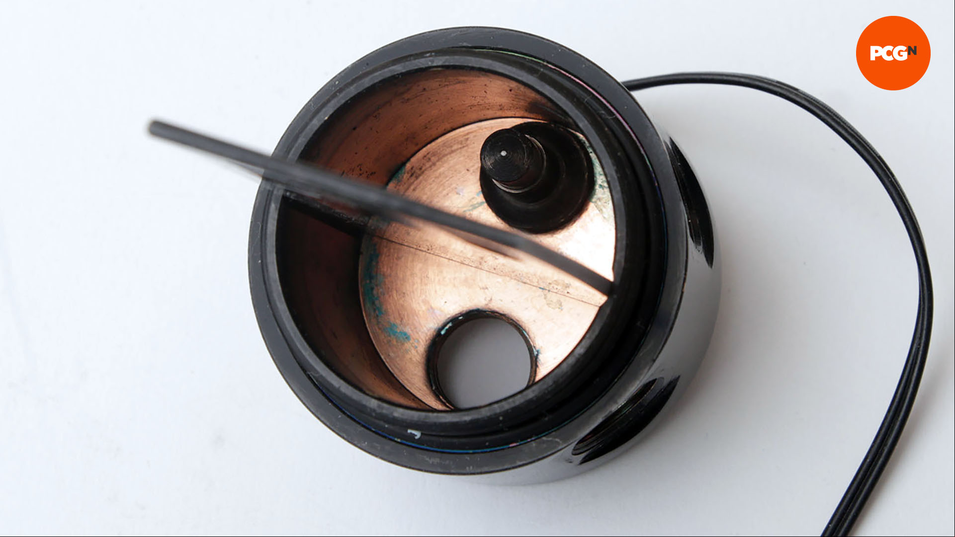 How to set fans and pumps to respond to coolant temp: Install thermal probe in G1/4 fitting