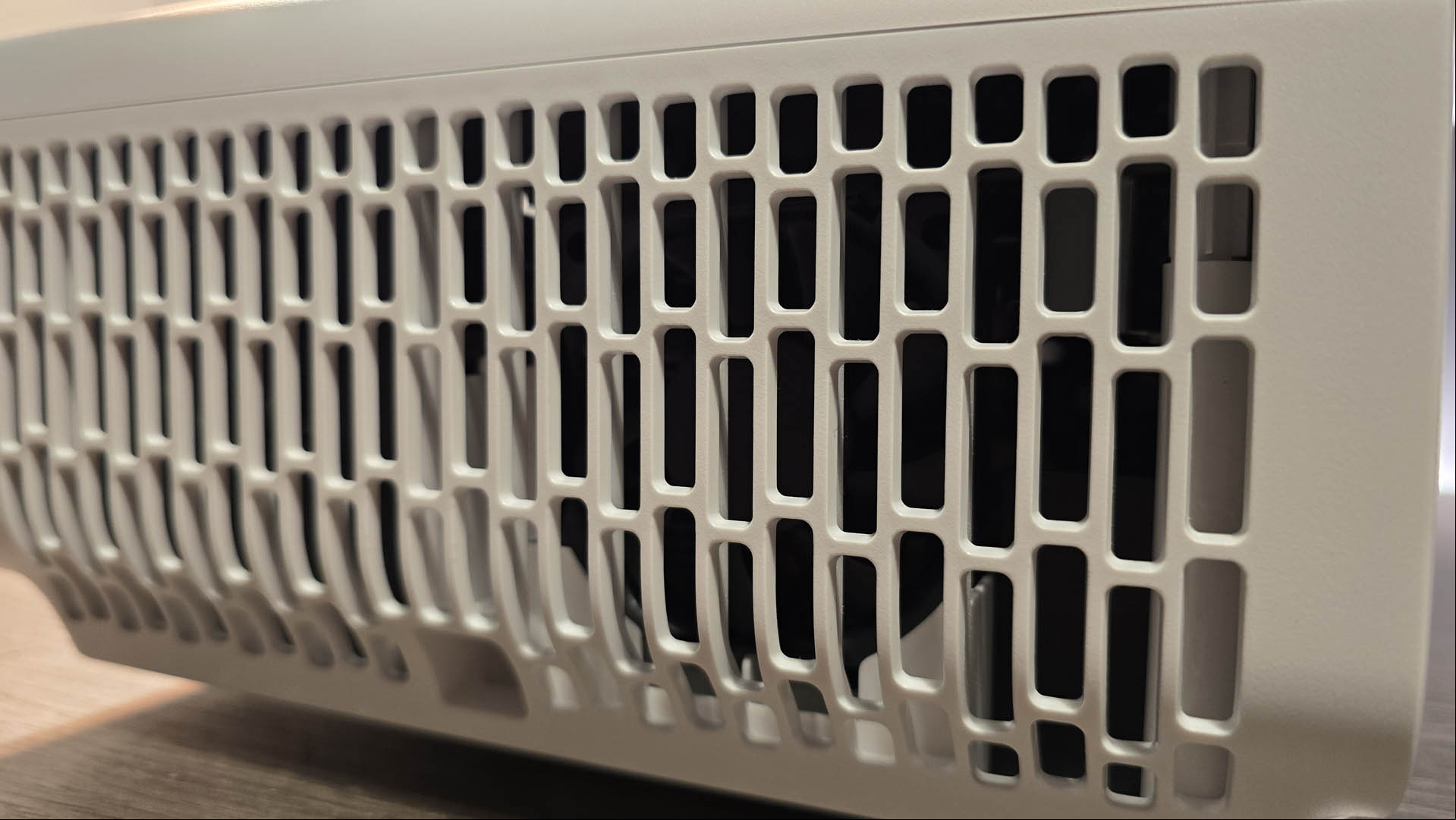 The fans on the BenQ X500i gaming projector
