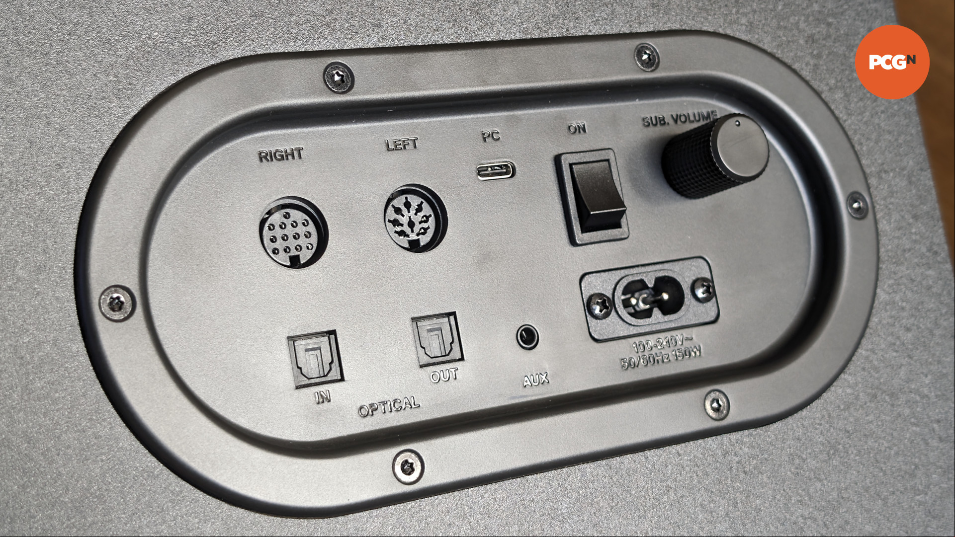 SteelSeries Arena 7 review: Subwoofer controls and connections
