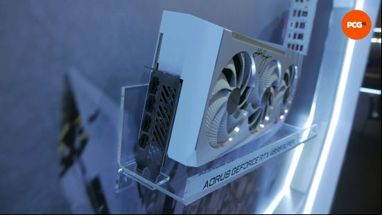 gigabyte aorus geforce rtx 4080 super xtreme ice 07