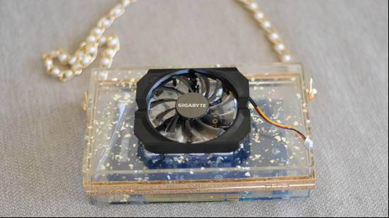 GeForce GT 750 purse with fan