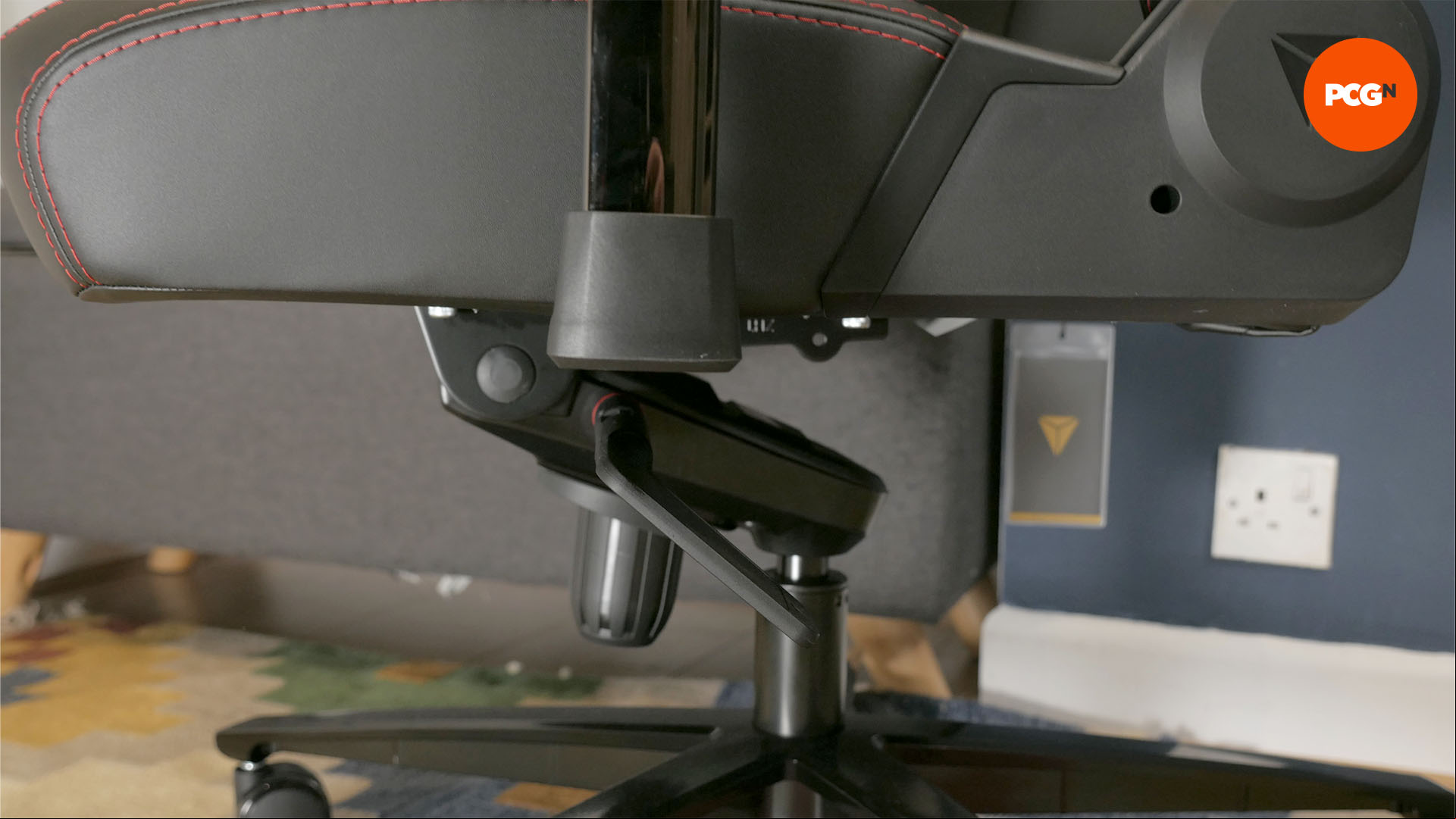secretlab titan evo 2022 review 06 tilt mechanism