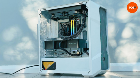 Gigabyte X870 Aorus Elite WiFi7 Ice review: Motherboard inside a white gaming PC build.