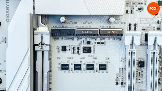 Gigabyte X870 Aorus Elite WiFi7 Ice review: M.2 connectors.