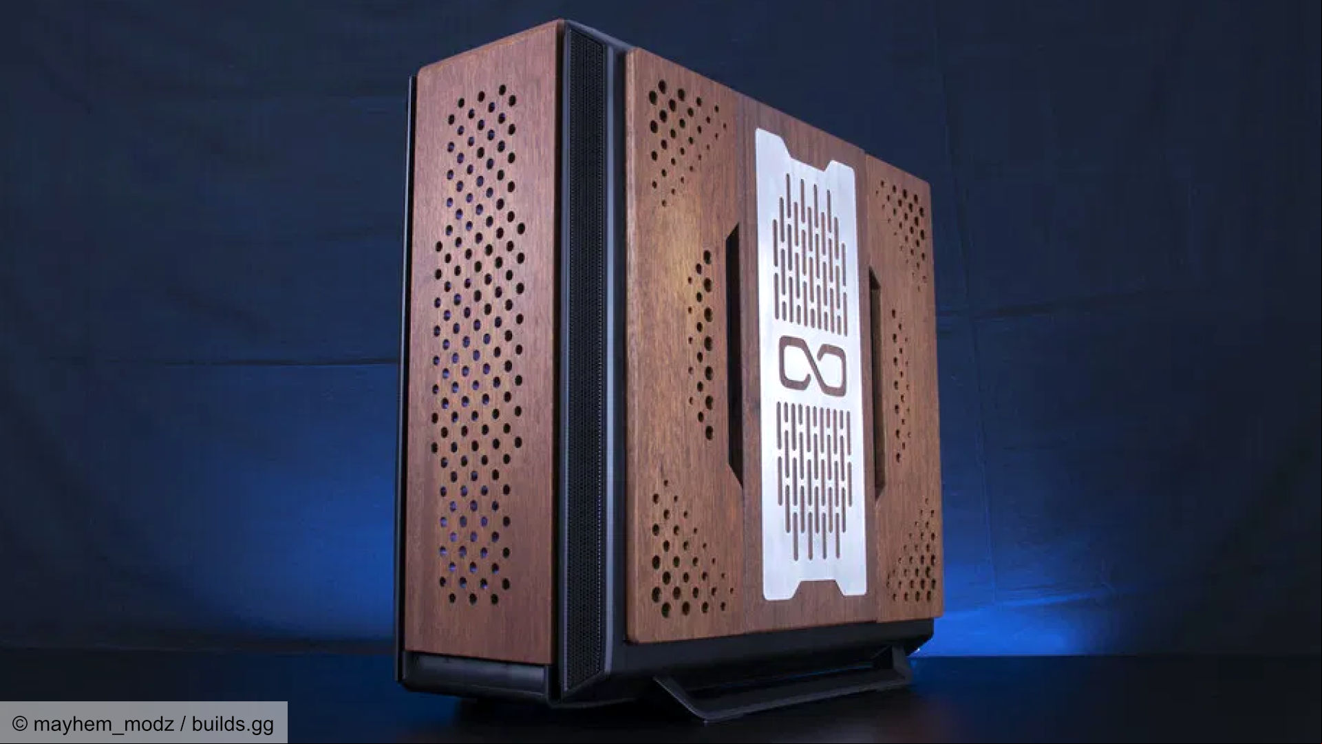 Mahogany gaming PC build