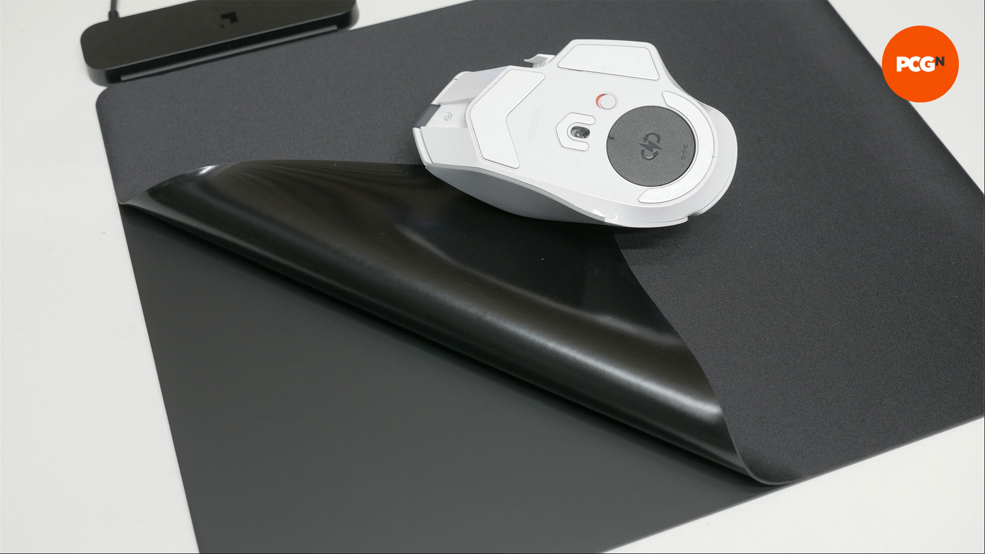 logitech powerplay 2 review 06 mousepad thin