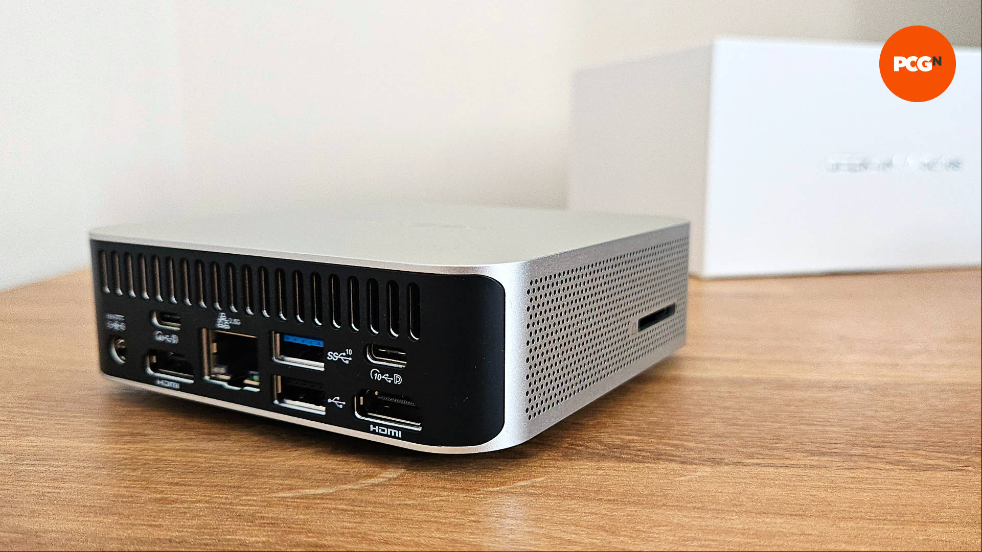 Geekom A6 back and side view