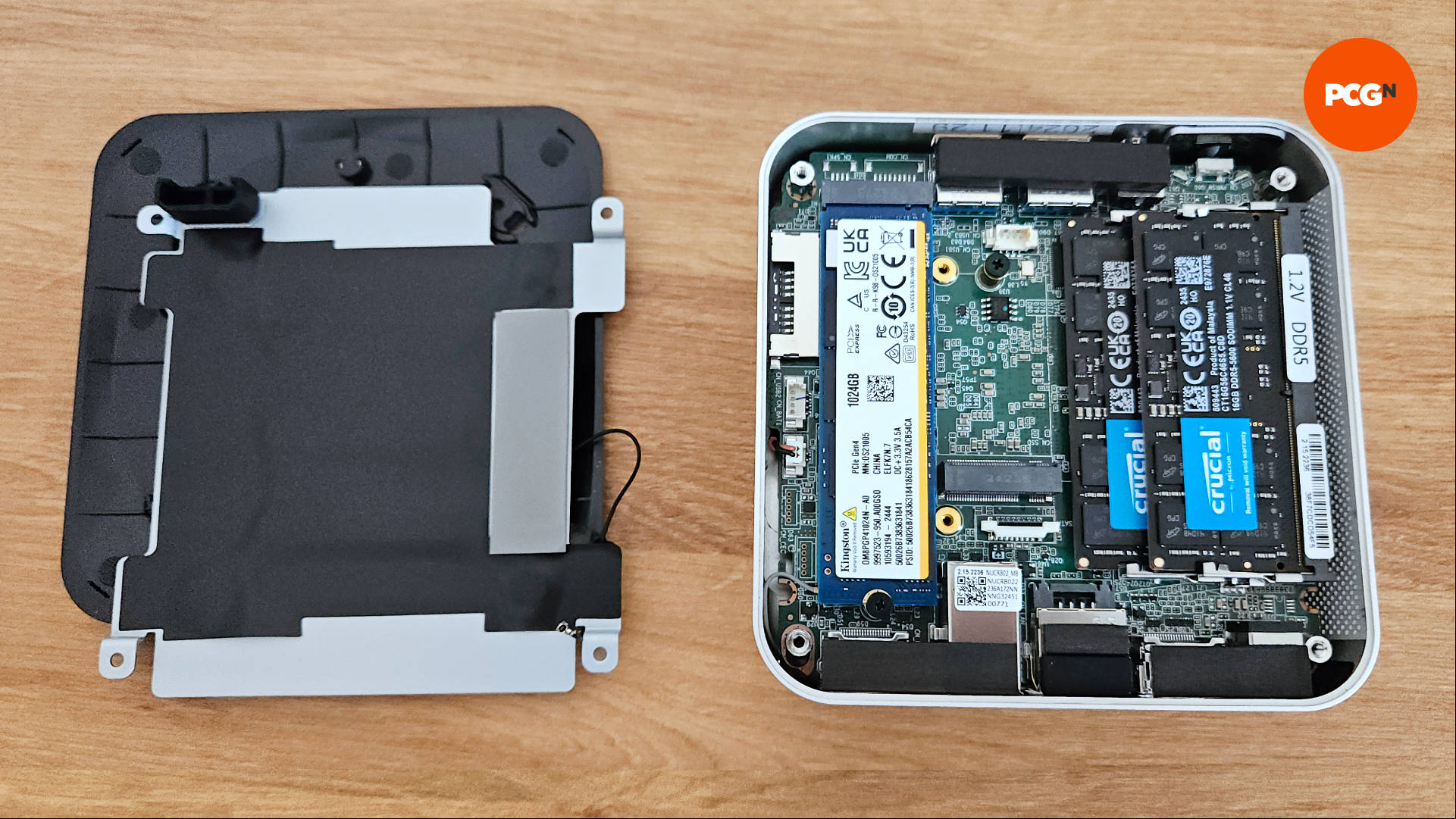Geekom A6 bottom cover and WiFi antenna cable removed