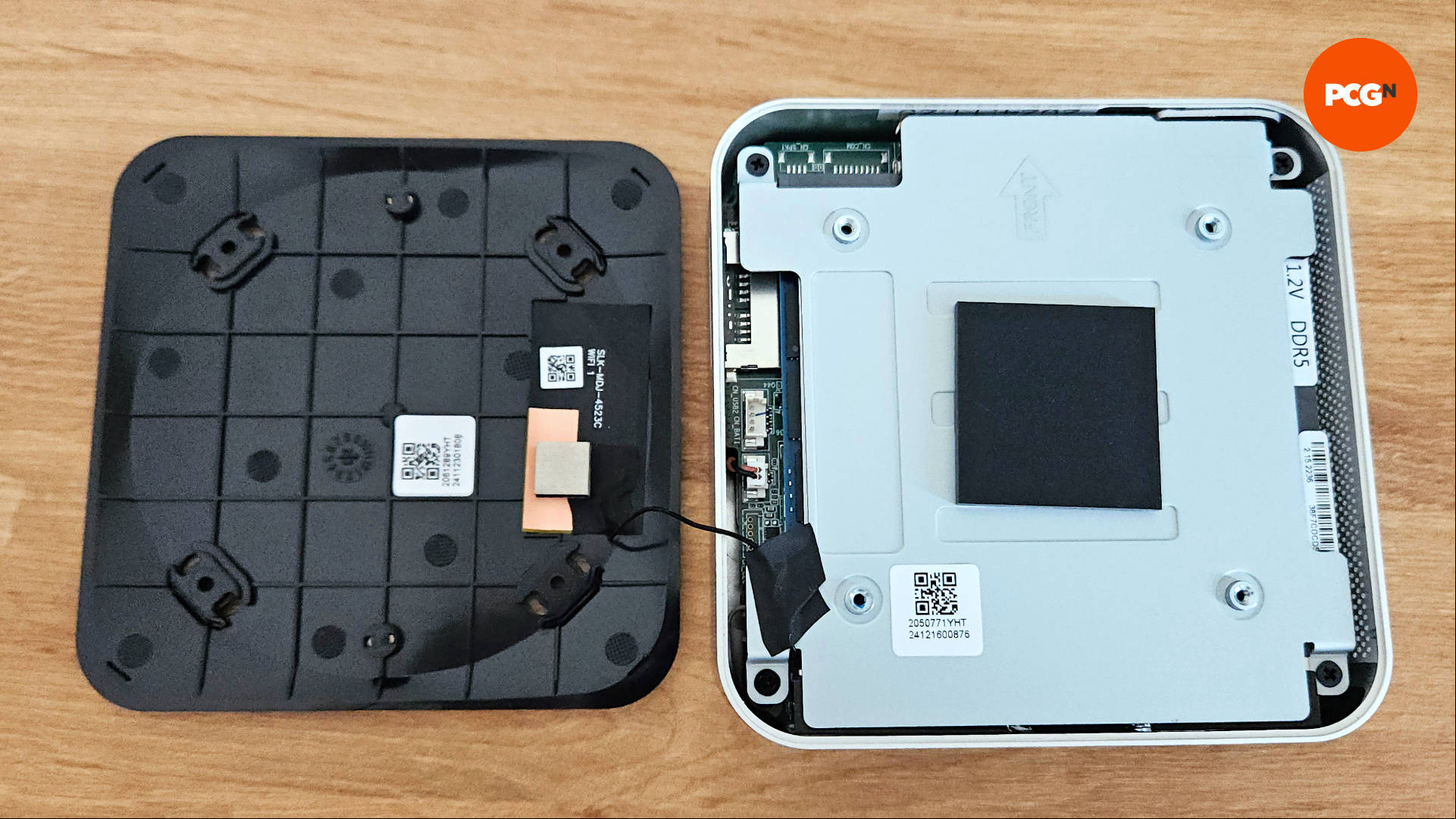 Geekom A6 bottom cover removed